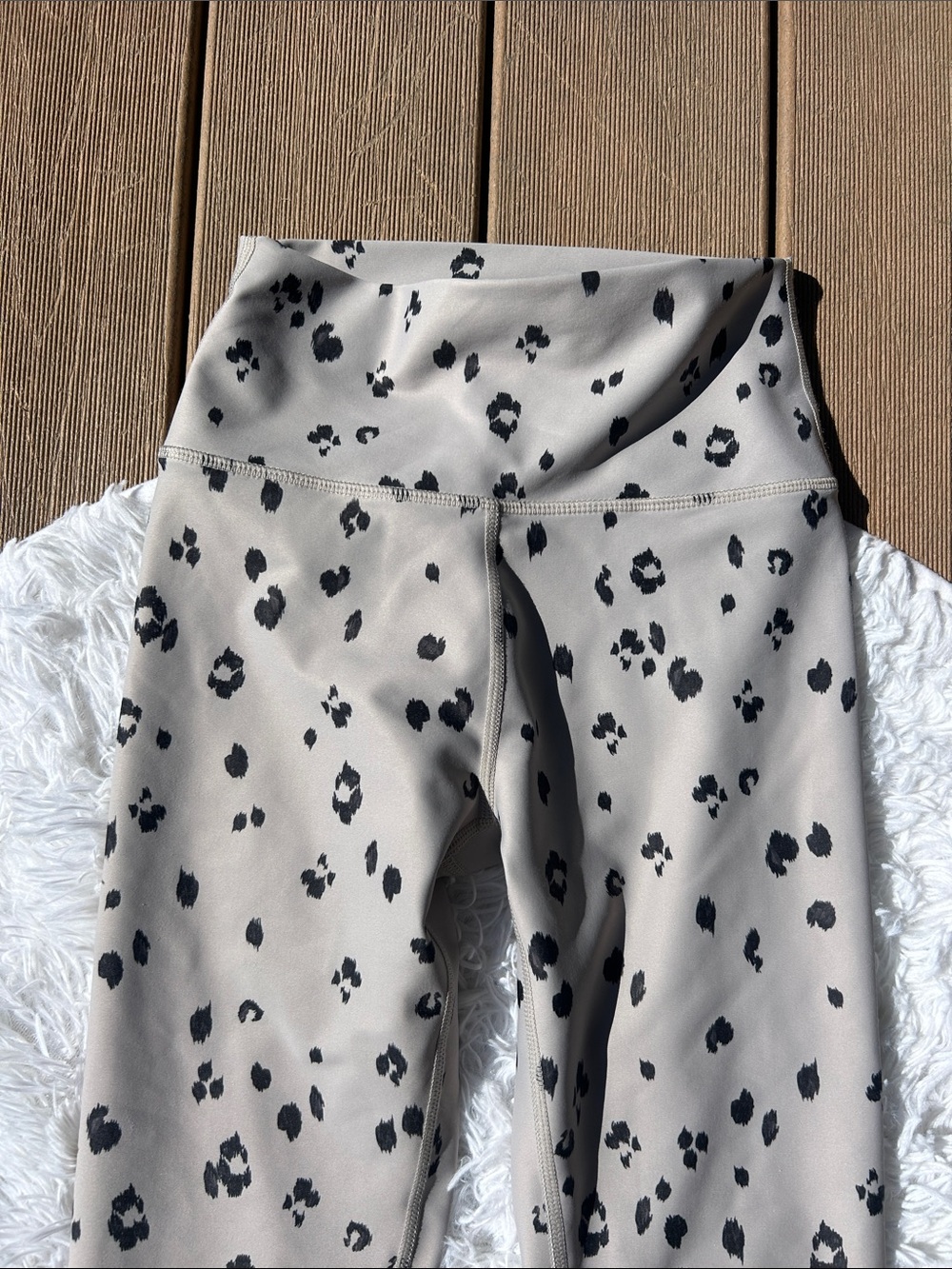 SAGE Collective Diamond Cheetah High Waist Yoga Leggings Women’s Size XS - Picture 3 of 16